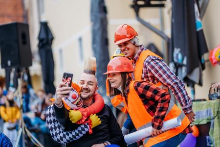 Podžupan maskam predal oblast do pustnega torka 4